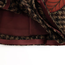 Carica l&#39;immagine nel visualizzatore di Gallery, Gonna marrone bambina.
