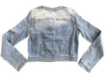 Carica l&#39;immagine nel visualizzatore di Gallery, Giacca denim effetto delave
