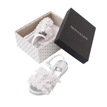 Carica l&#39;immagine nel visualizzatore di Gallery, sandali a fiori per bambina
